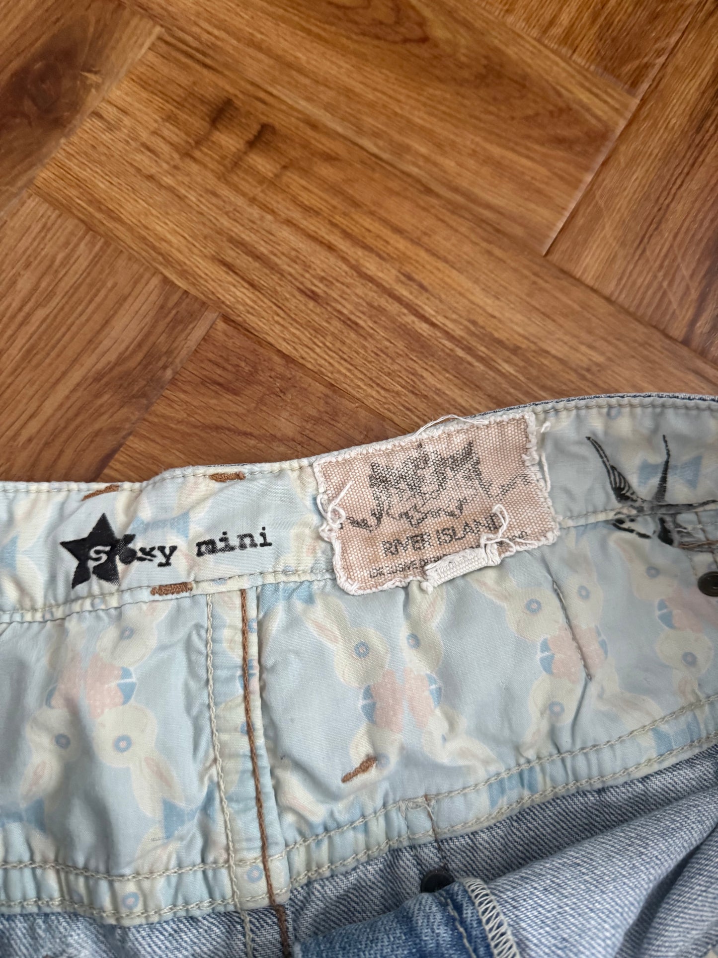 Y2K Mini Denim Skirt (UK14)