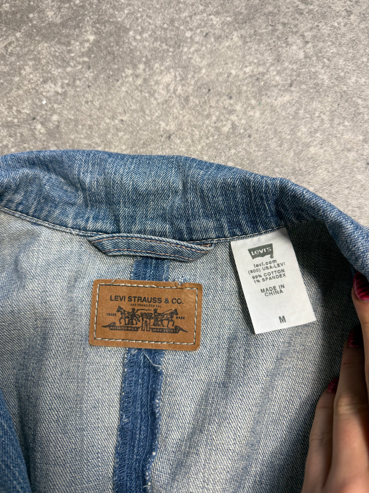 Levi Fitted Denim Jacket (M)