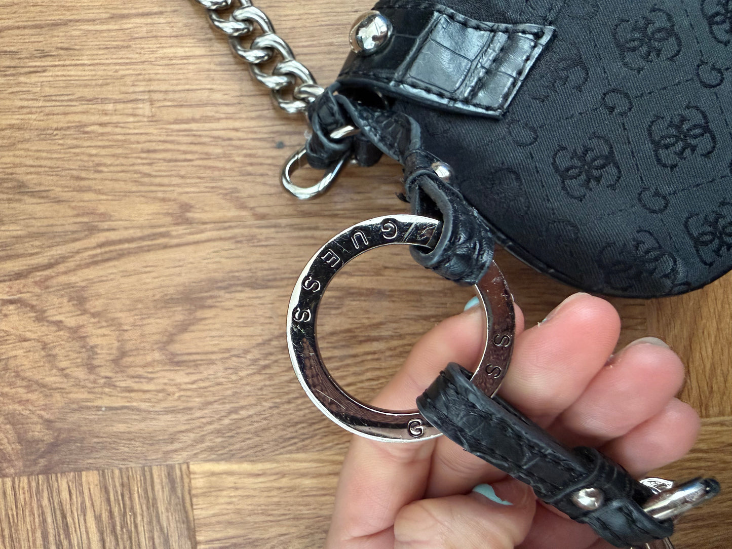 Guess Shoulder Bag