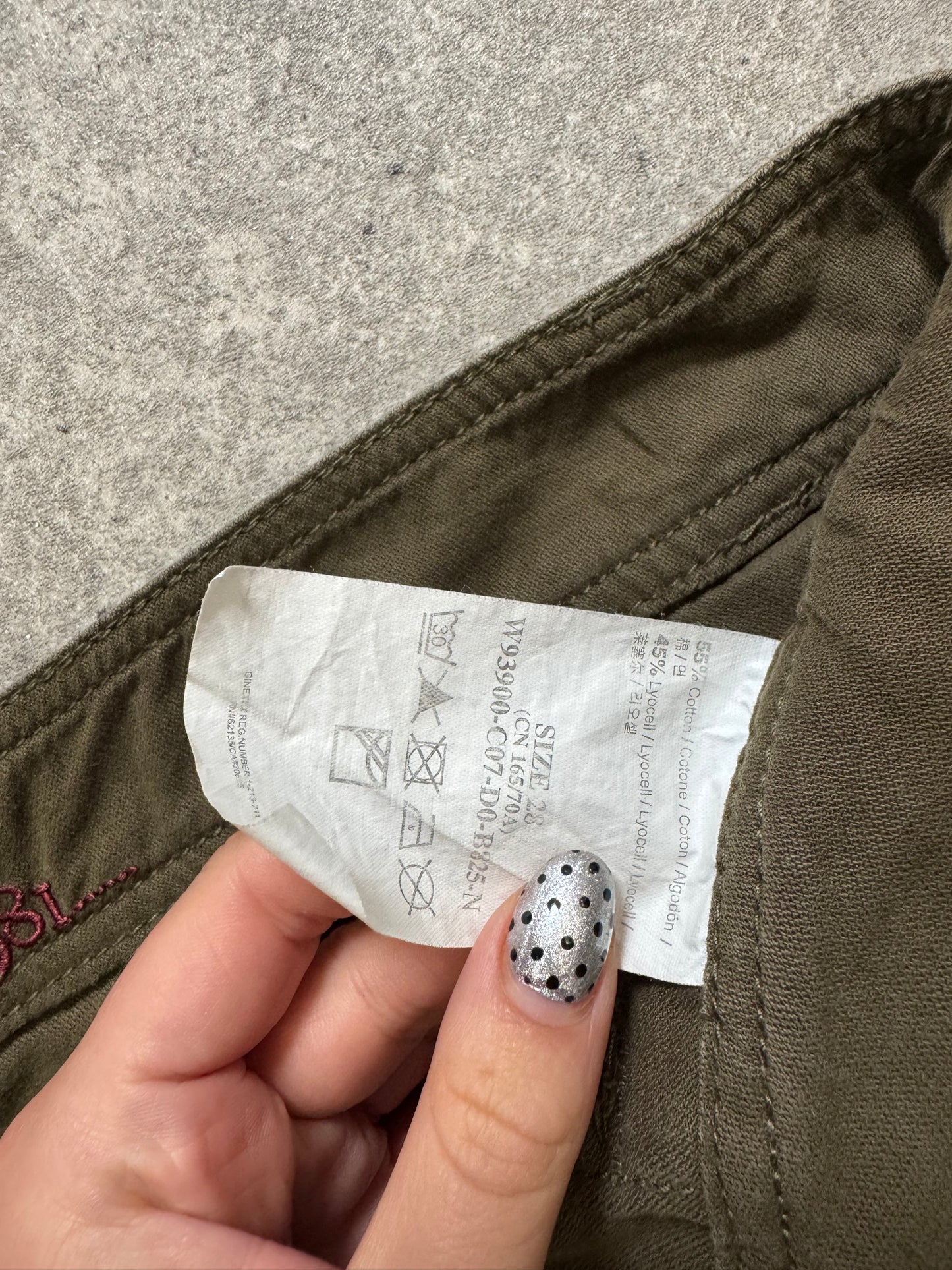 Guess Cargo Shorts (M)