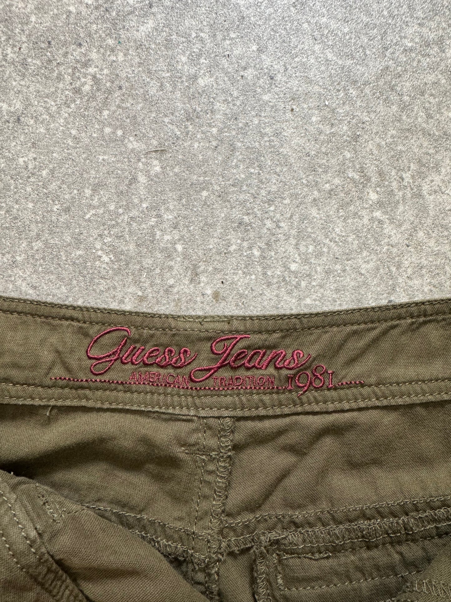 Guess Cargo Shorts (M)