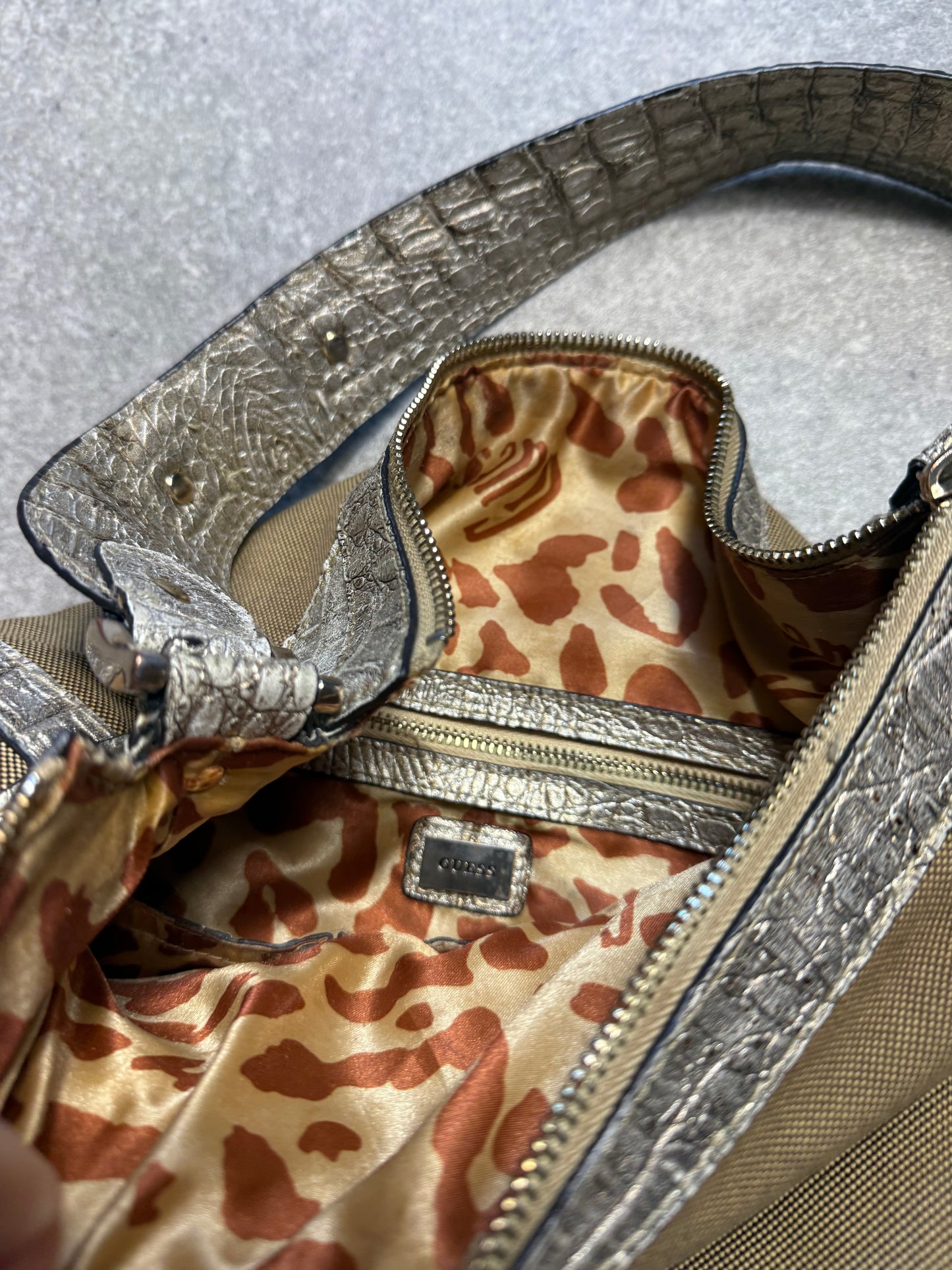 Guess Shoulder Bag
