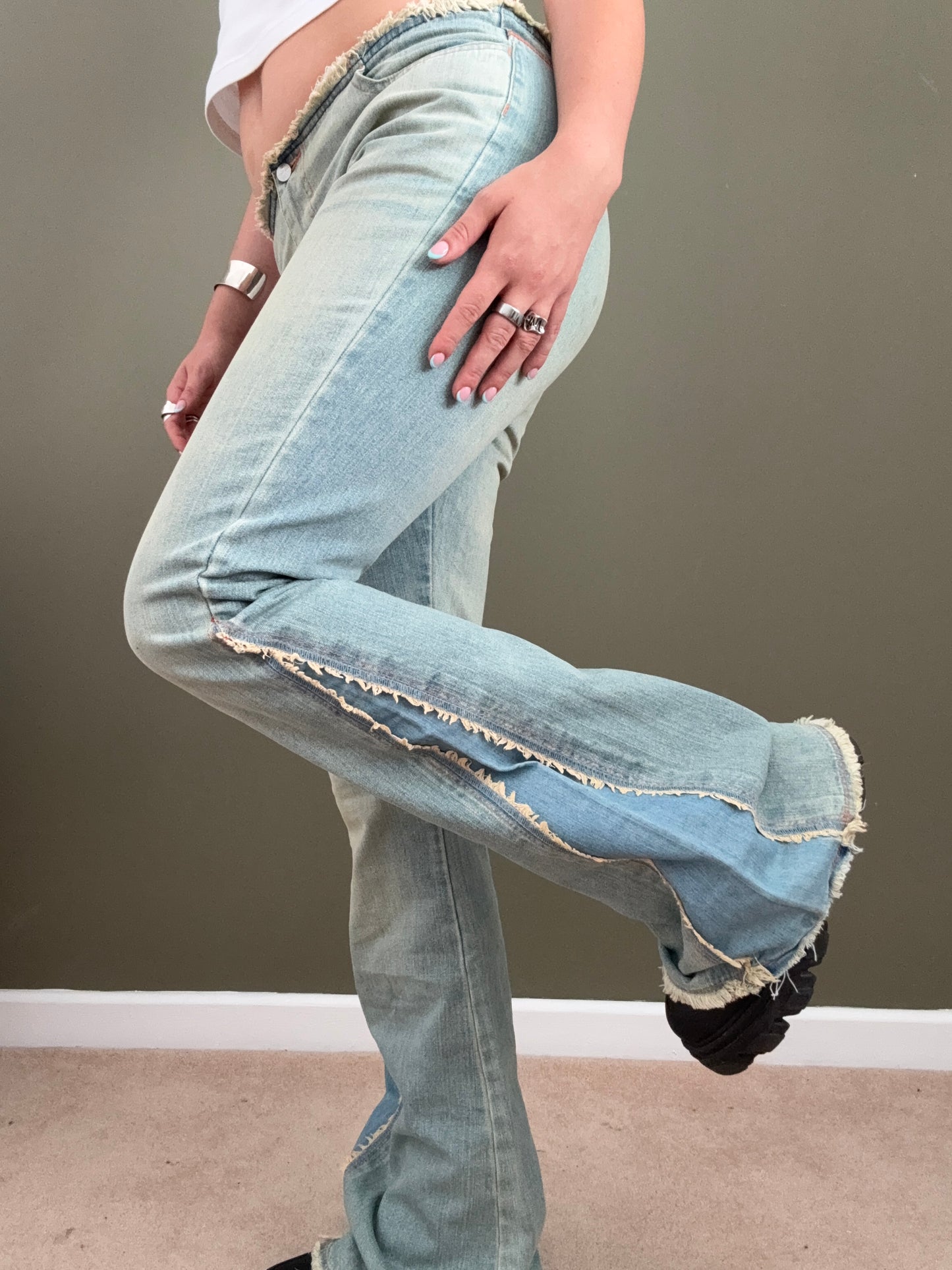 Killah Low Rise Flared Jeans (31)