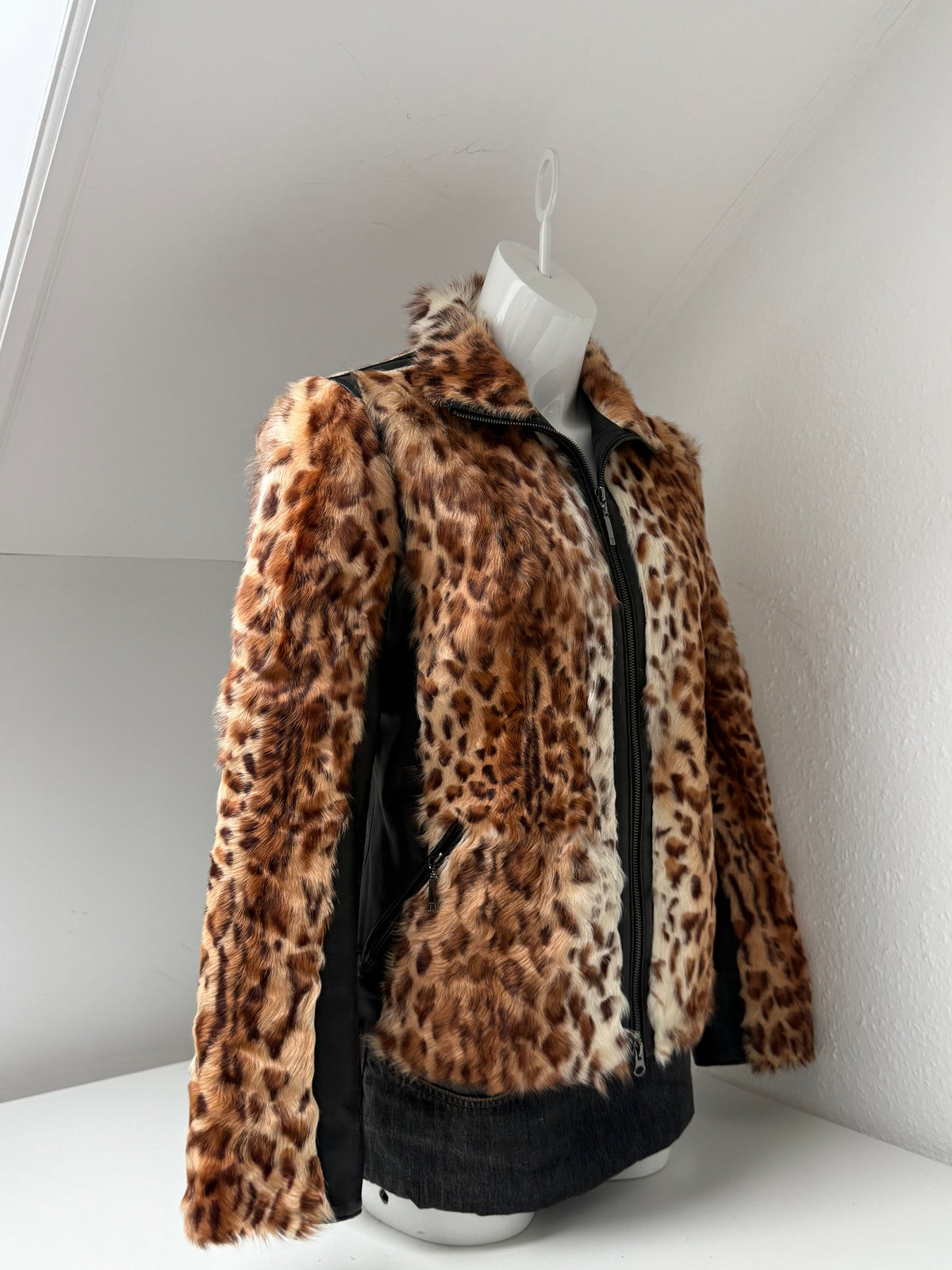 Leopard Faux Fur Jacket With Leather Accents (M)