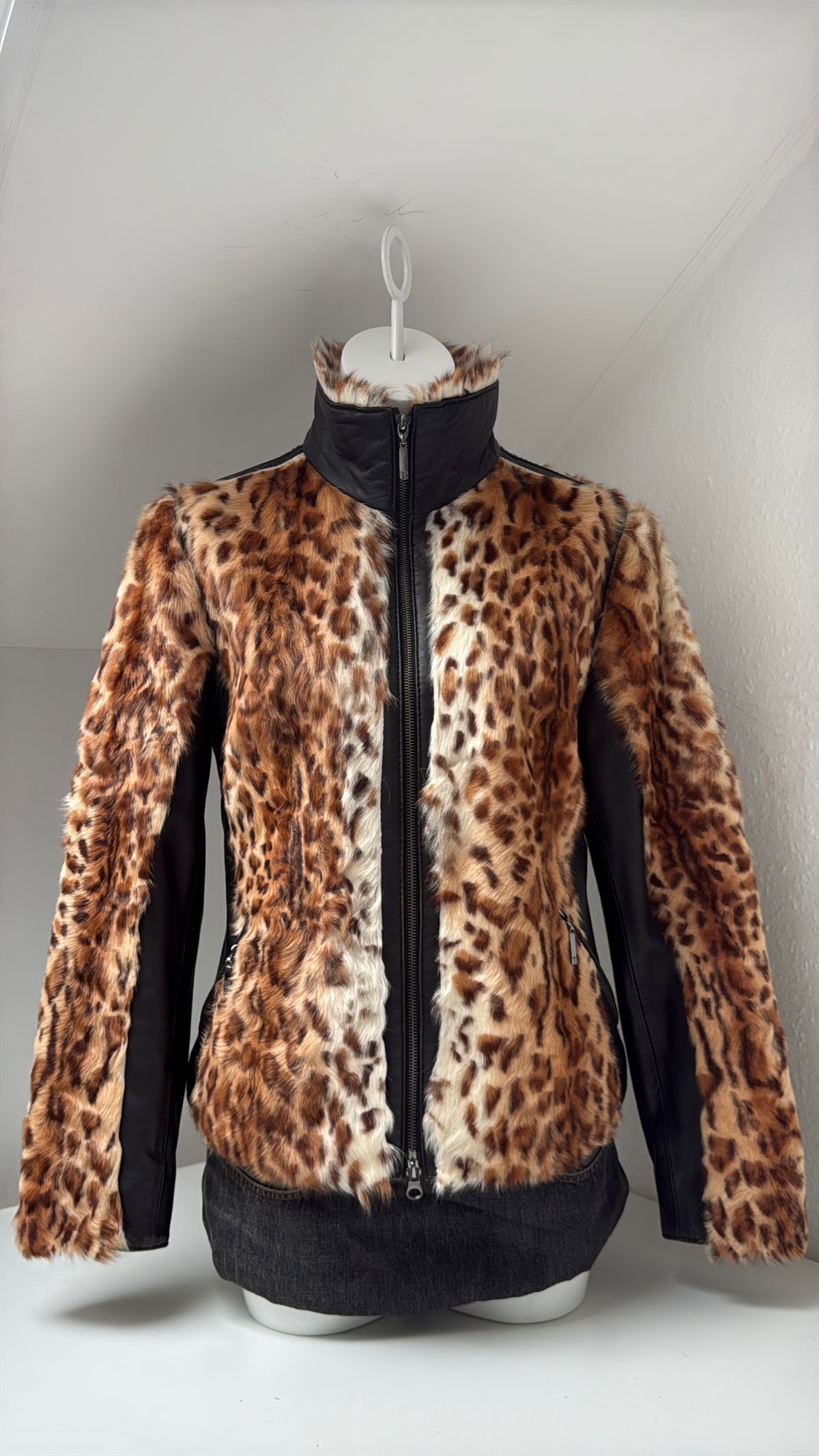 Leopard Faux Fur Jacket With Leather Accents (M)