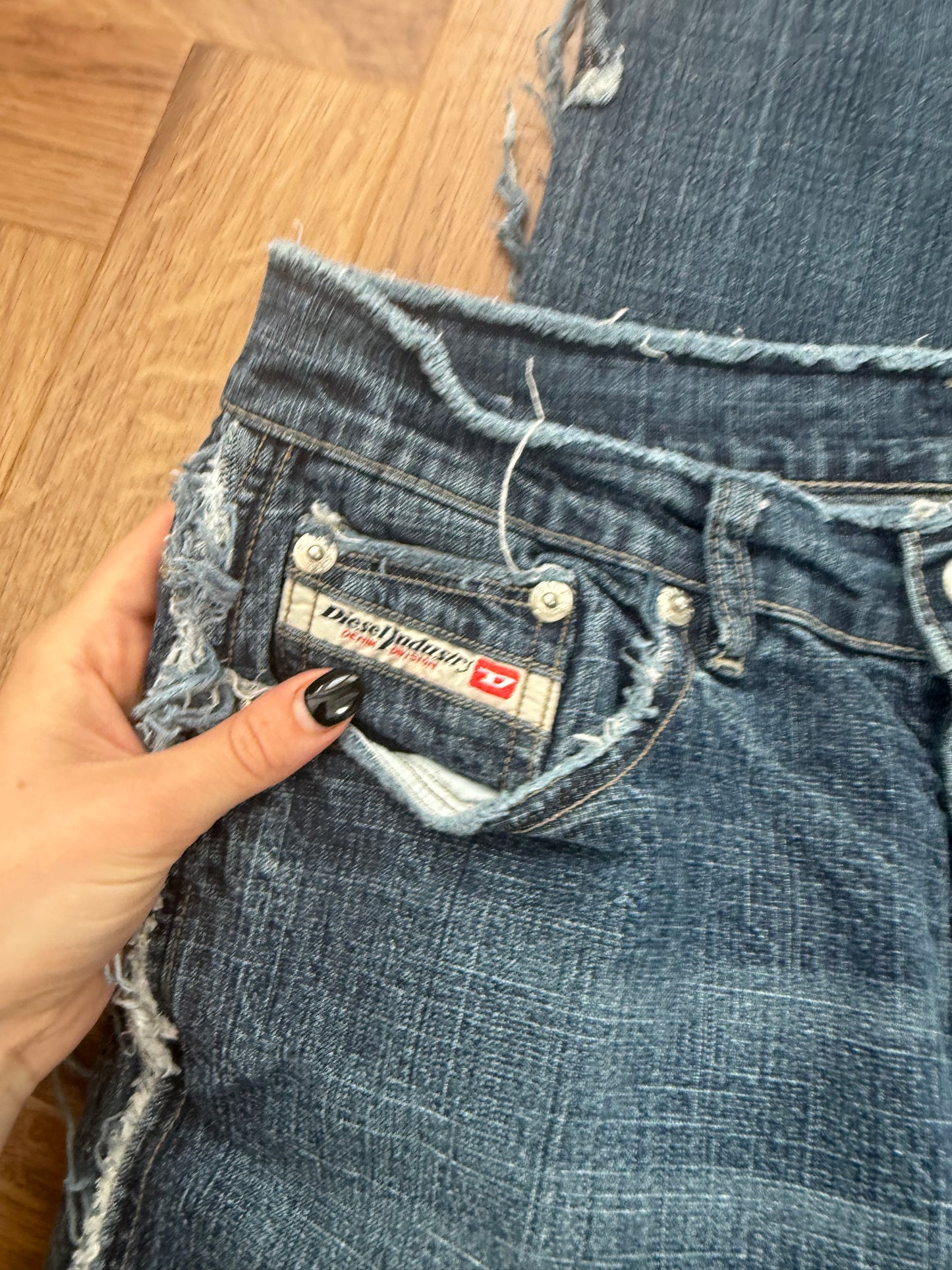 Diesel Distressed Jeans (31)