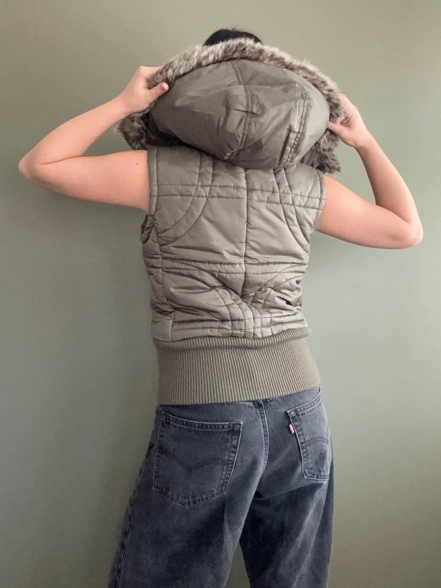 Khaki Gilet (UK8)