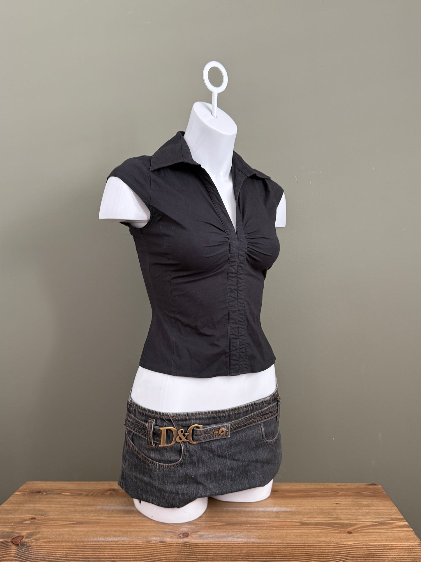 Hook & Eye Fitted Blouse (UK8)