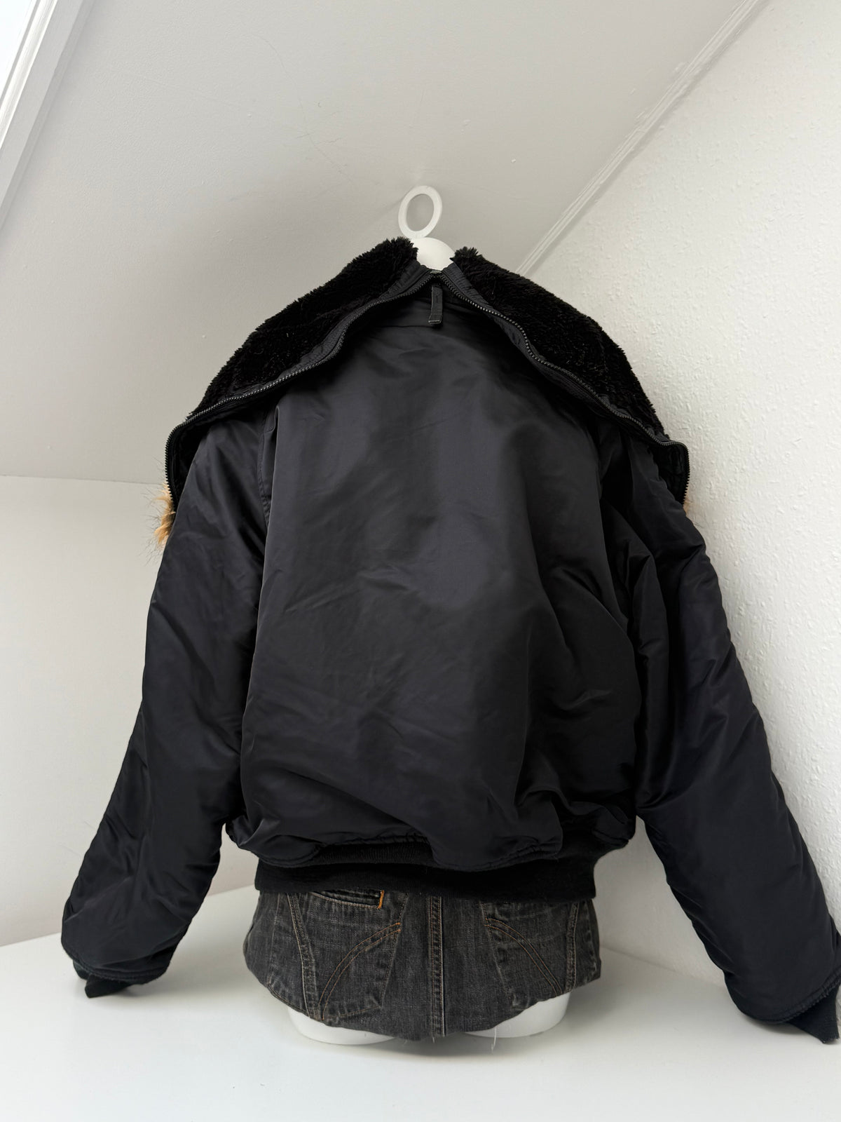 Alpha Industries Utility Bomber Jacket (L)