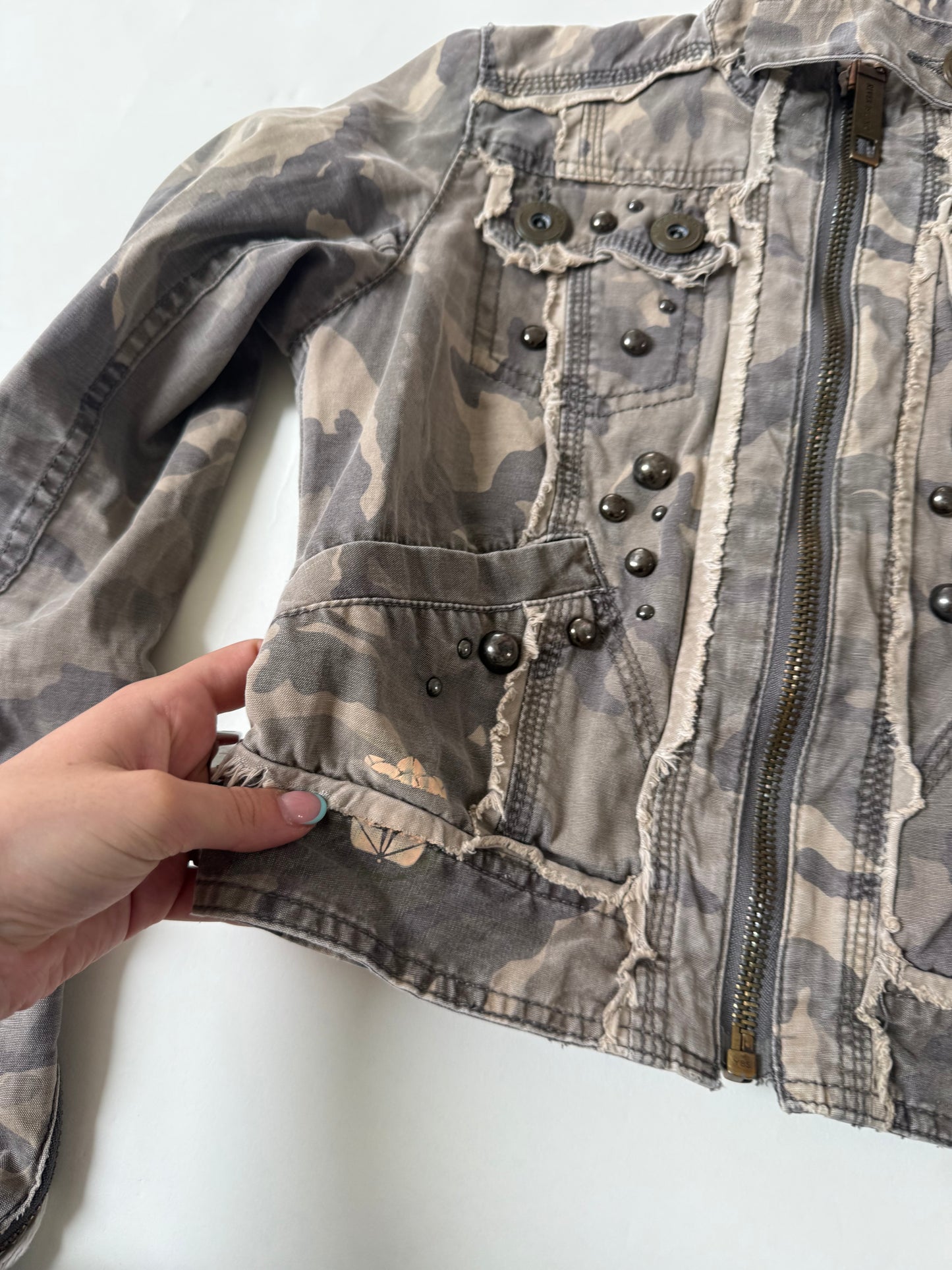 Cropped Camouflage Y2K Jacket (UK10)
