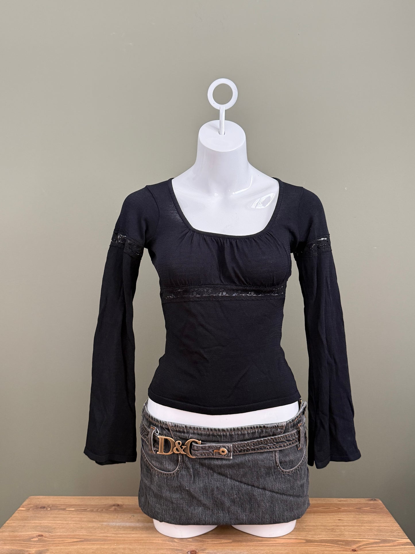 Bebe Longsleeve Milk Maid Style Top (M)
