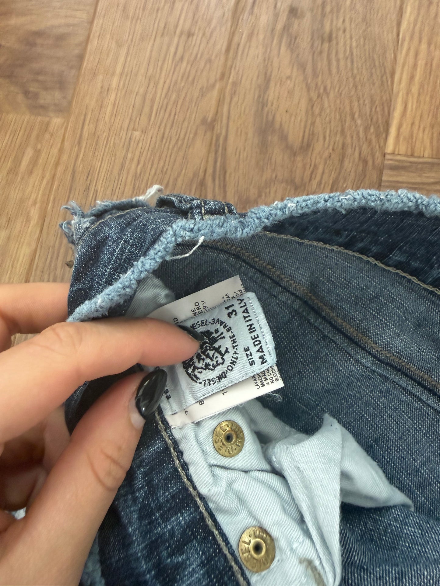 Diesel Distressed Jeans (31)