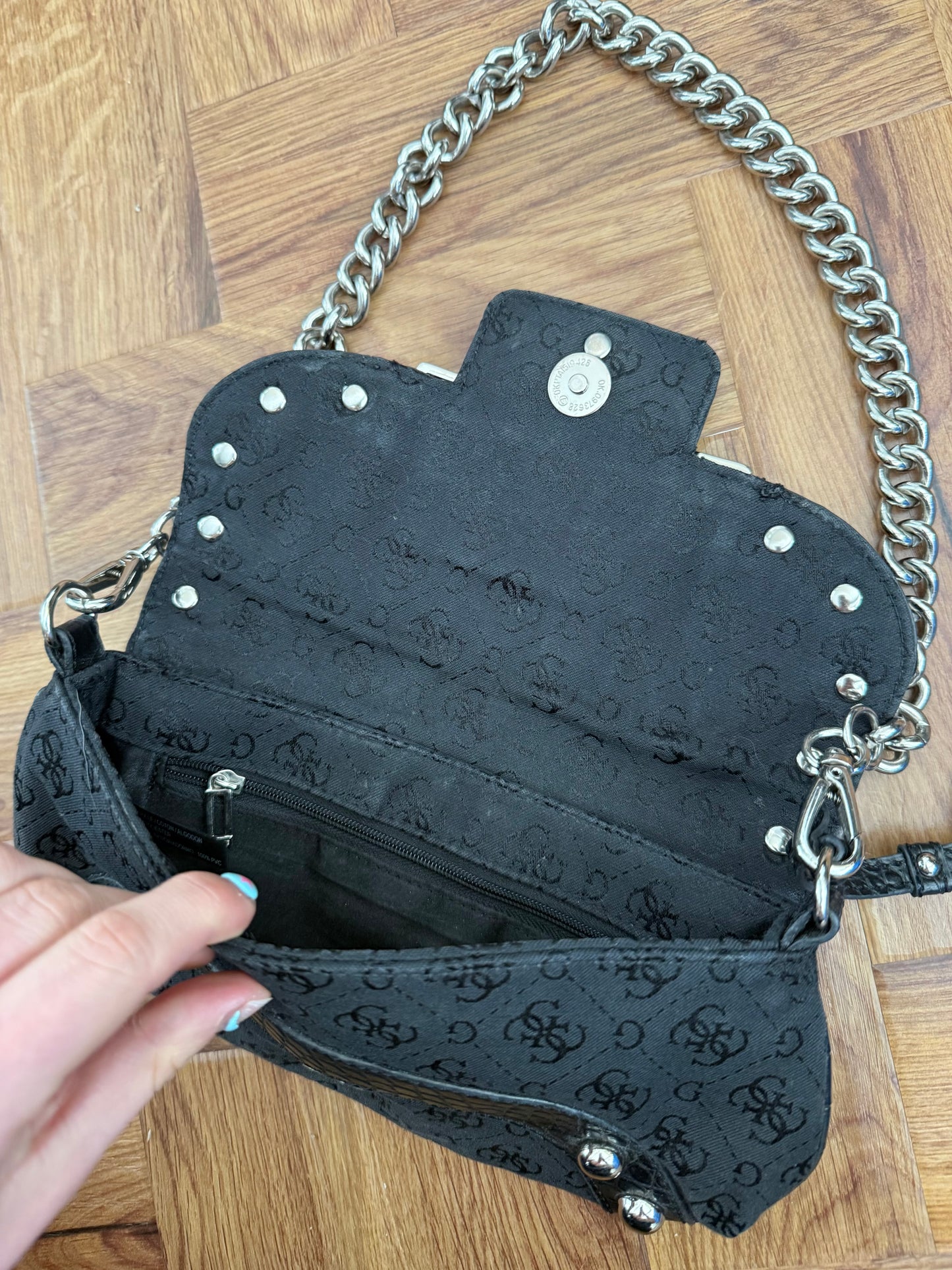 Guess Shoulder Bag