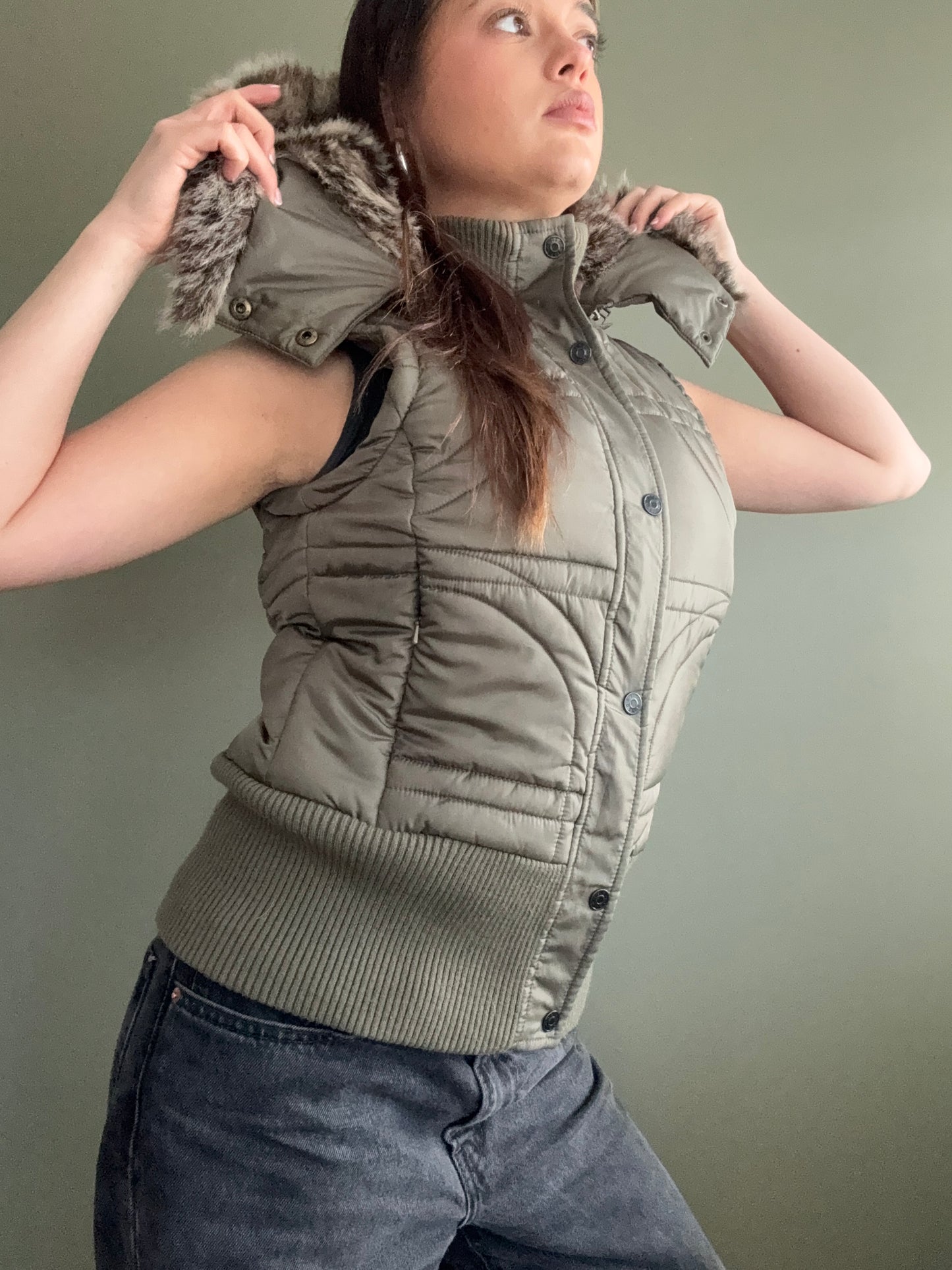 Khaki Gilet (UK8)