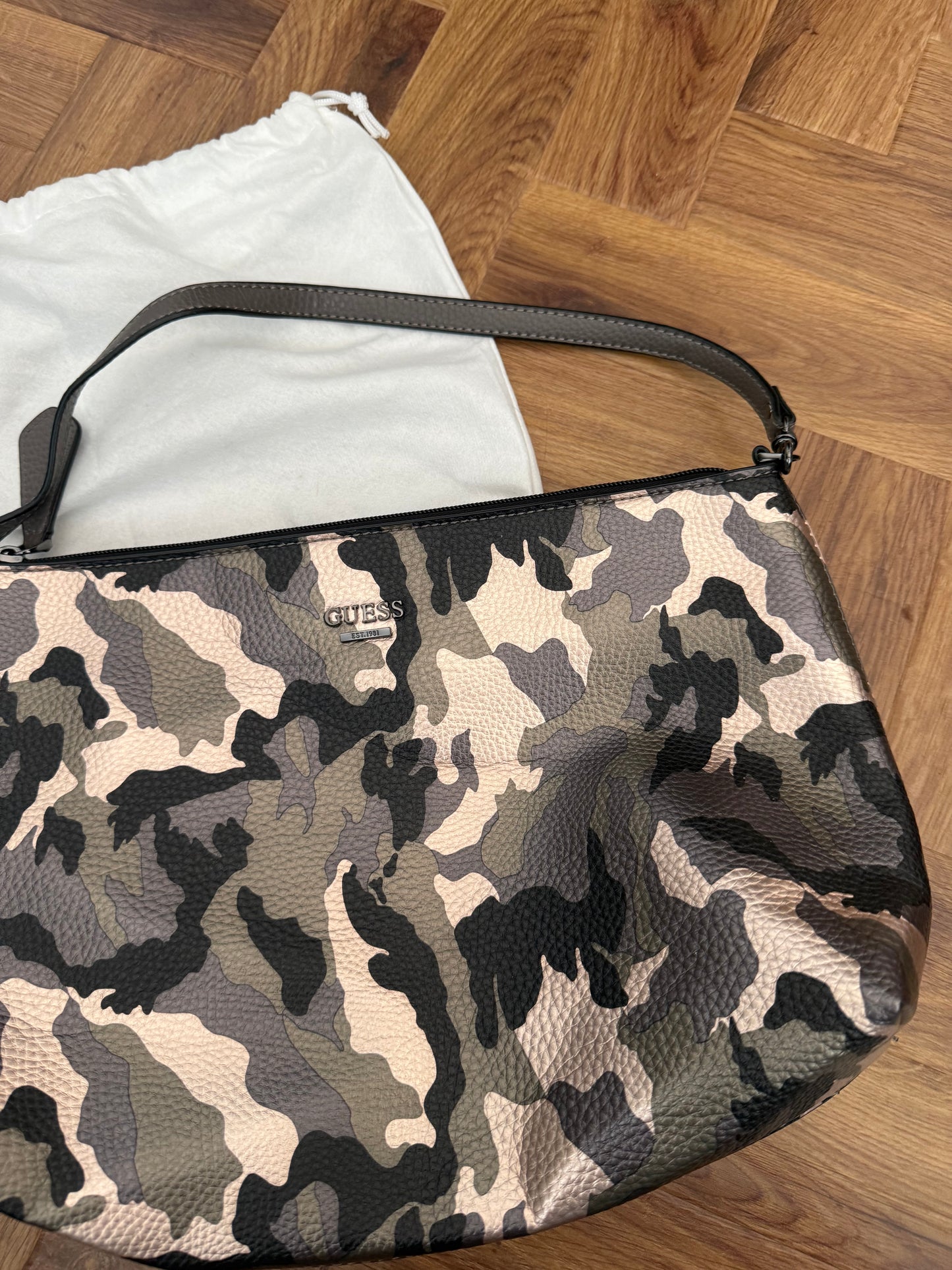 Guess Camouflage Shoulder Bag