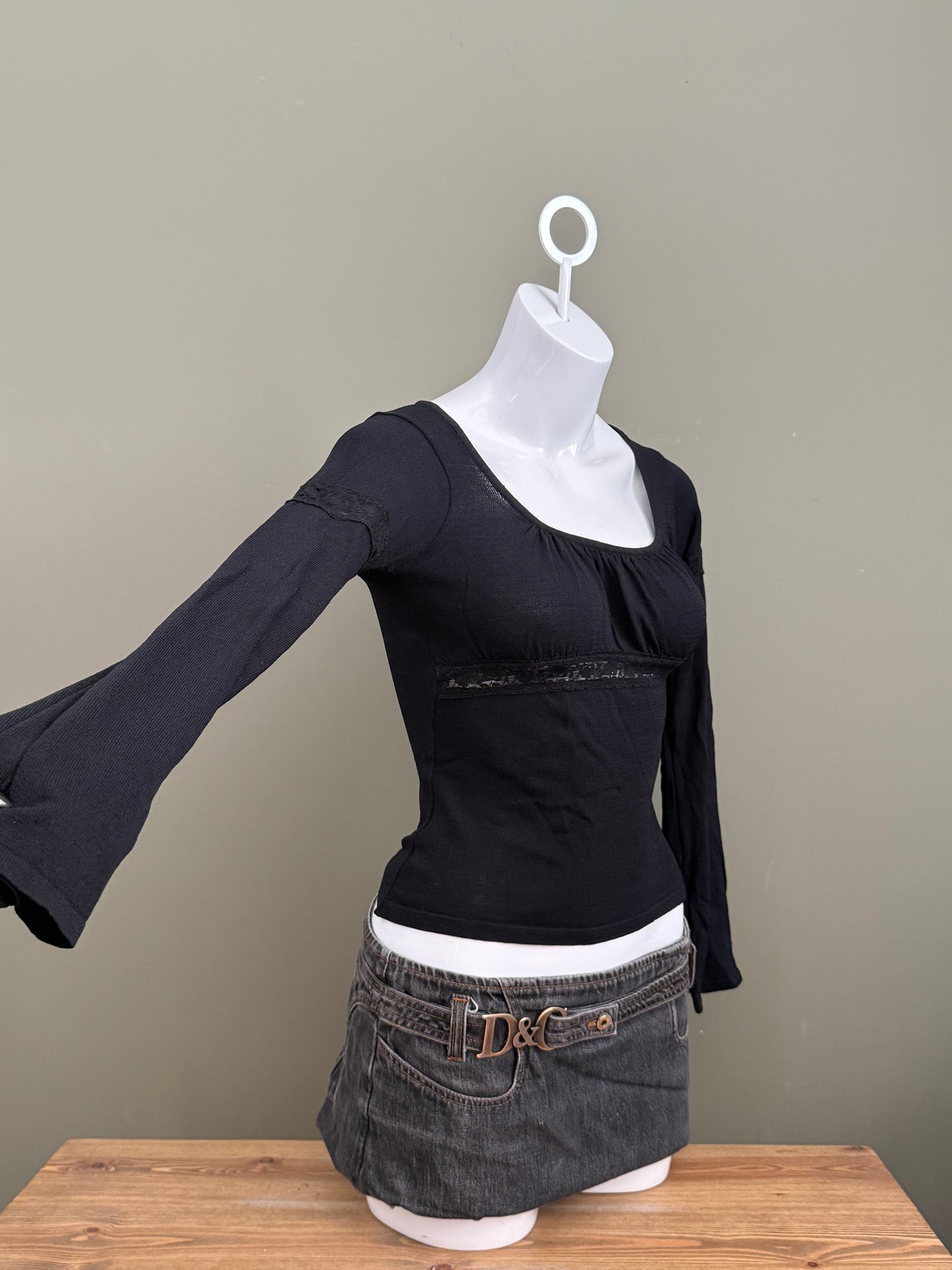 Bebe Longsleeve Milk Maid Style Top (M)