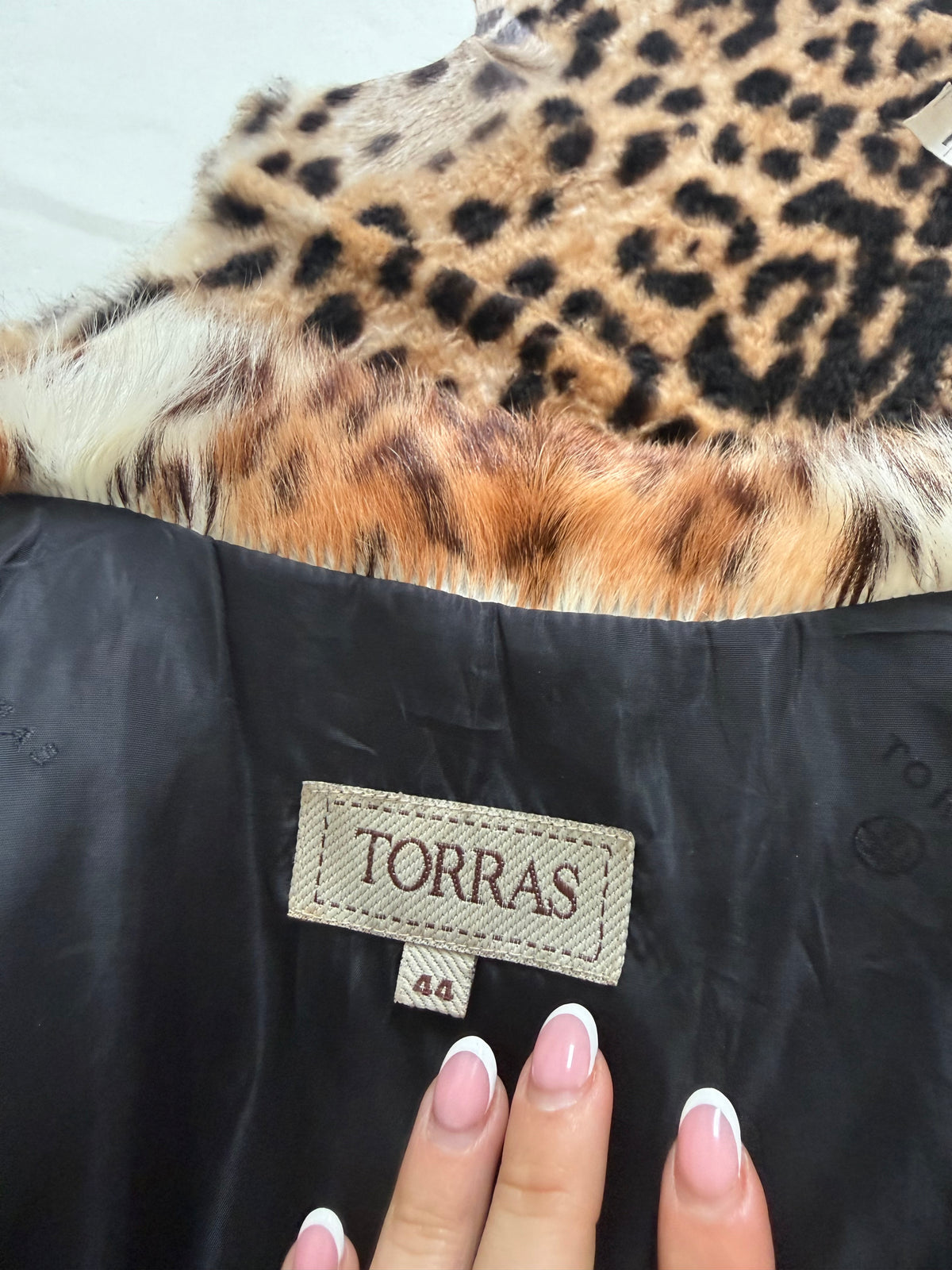 Leopard Faux Fur Jacket With Leather Accents (M)