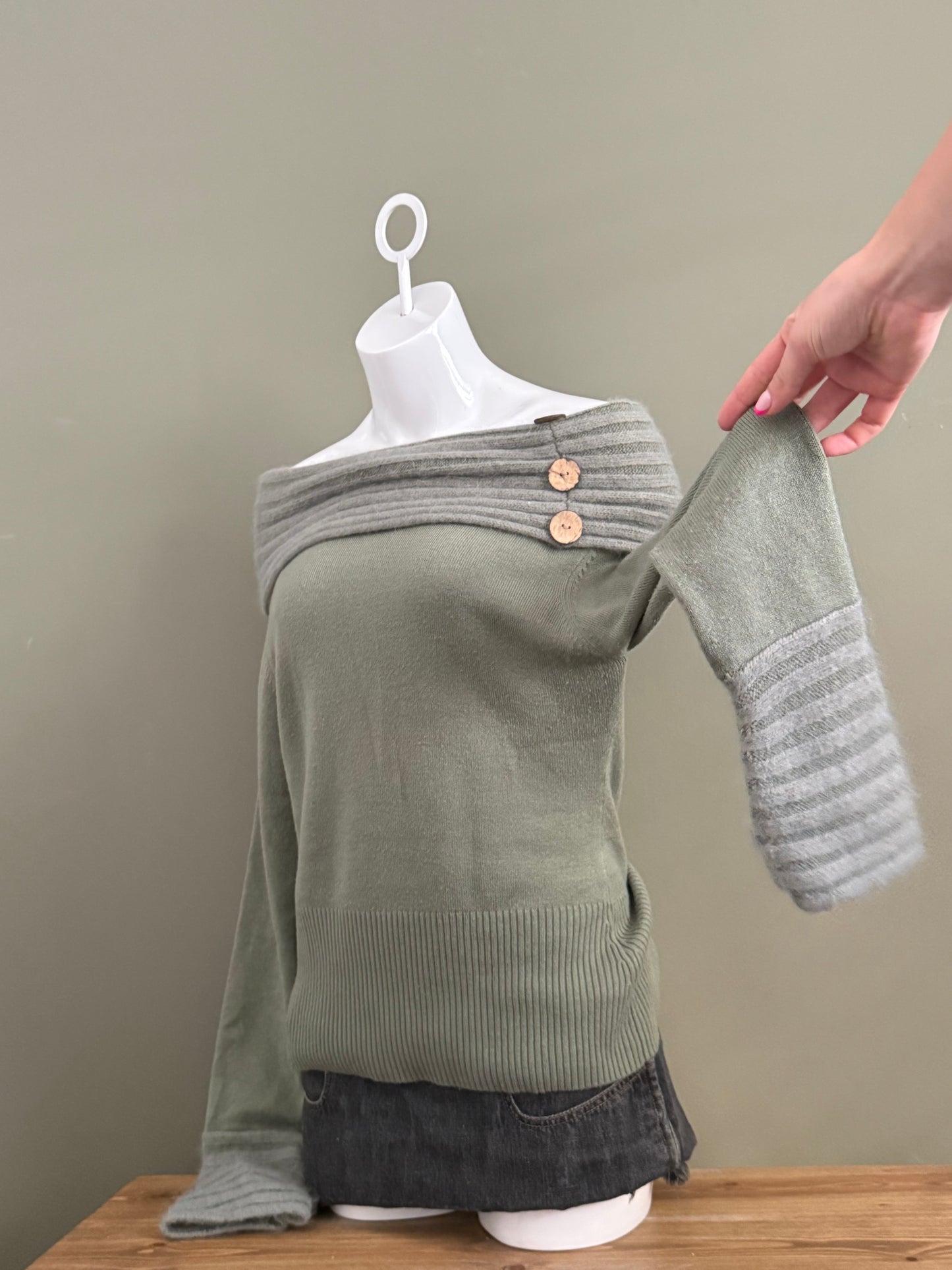 Jane Norman Off The Shoulder Jumper (UK14)