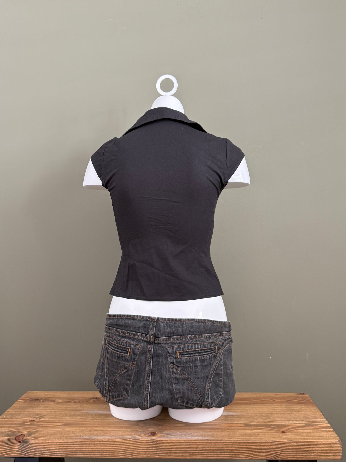 Hook & Eye Fitted Blouse (UK8)