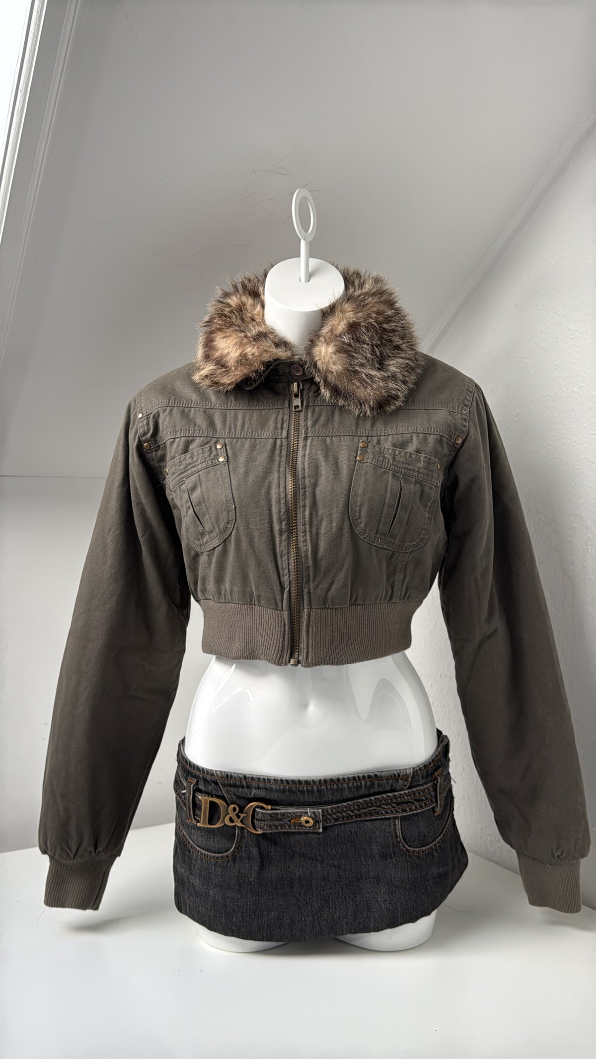 Cropped Vintage Bomber Jacket (L)