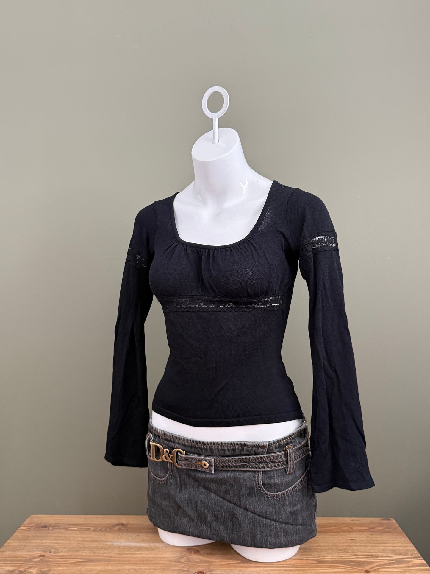 Bebe Longsleeve Milk Maid Style Top (M)