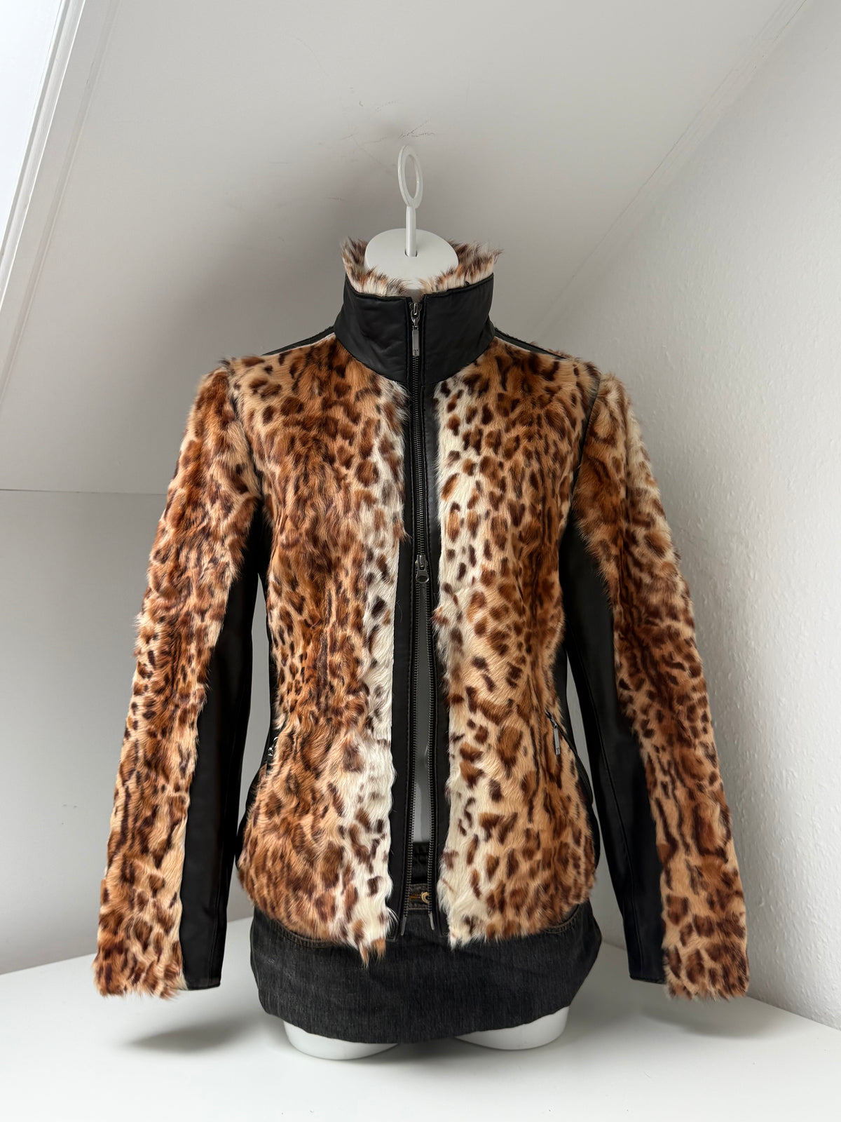 Leopard Faux Fur Jacket With Leather Accents (M)