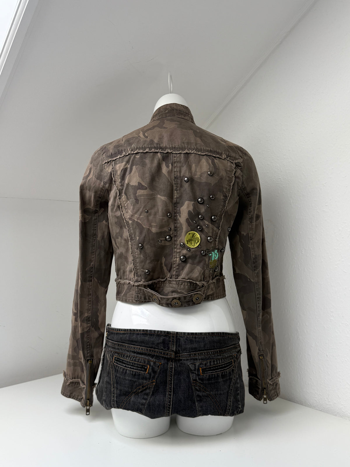 Y2K Cropped Camo Jacket (M)
